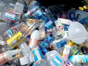 البلاستيك .. ينهك البيئة