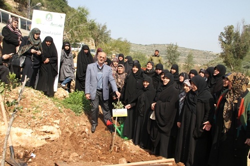 إفتتاح حديقة السيدة زينب (ع) خلال يوم بيئي زراعي في محمية وادي الحجير الطبيعية