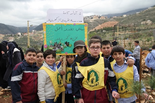200 شجرة صنوبر في محمية مدارس المهدي (عج) كفرفيلا