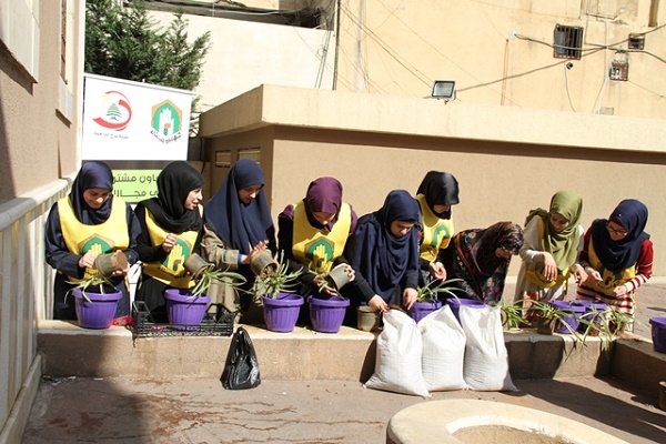 توزيع شتول بمناسبة ولادة السيدة زينب (ع)