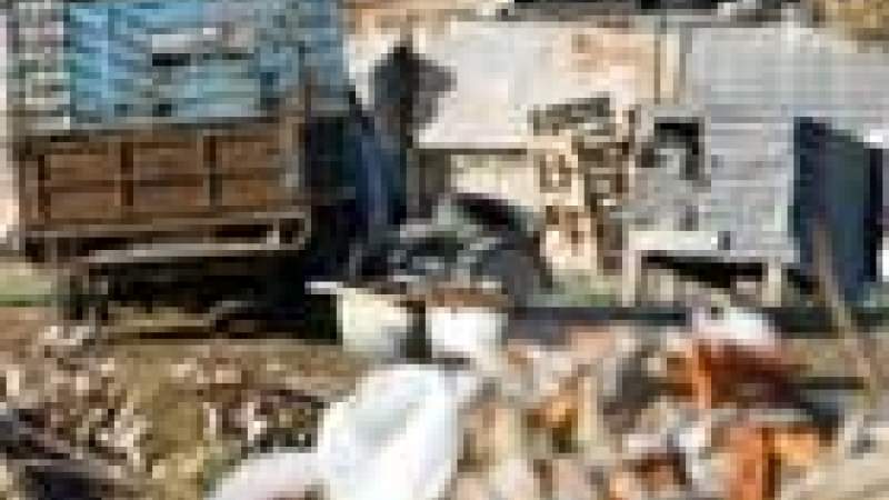 كميون رمل مقابل كلّ كميون زبالة في صور