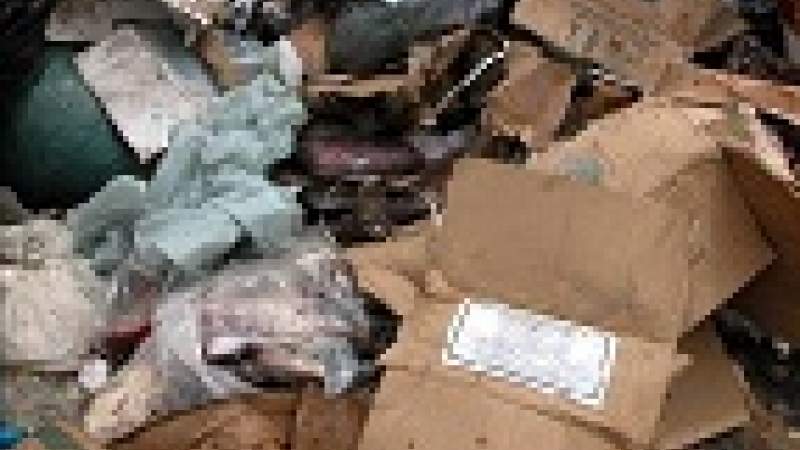 بعد أن ذاب ثلج فضائح فساد الغذاء وبان مرج «الهبات» الطبية الكاذبة 
4 وزراء يبحثون كيفية معالجة 800 طن من المواد الفاس