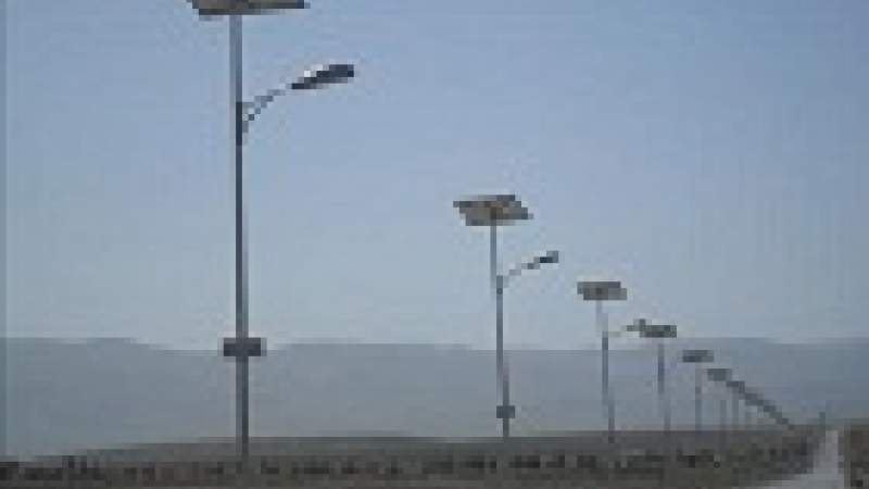 تركيب 760 عموداً على الطاقة الشمسية في الهرمل