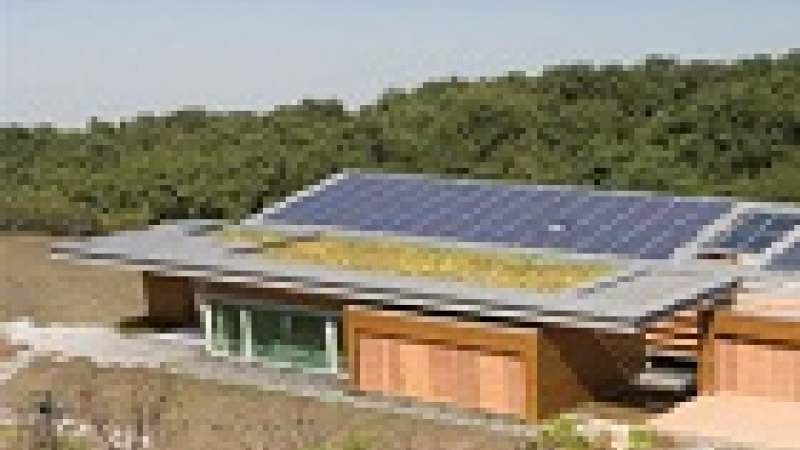اختراع منازل صديقة للبيئة تنتج احتياجاتها ذاتيا من الطاقة