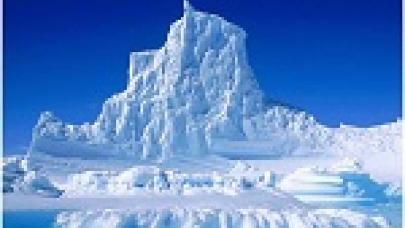 ذوبان الجليد القطبي وانعكاساته على بيئة المحيطات