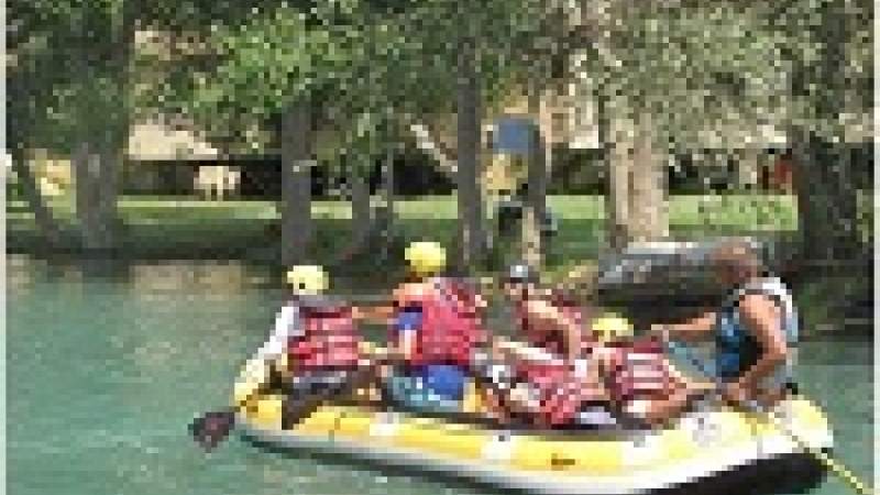 العاصي: سياحة بيئية برغم الظروف