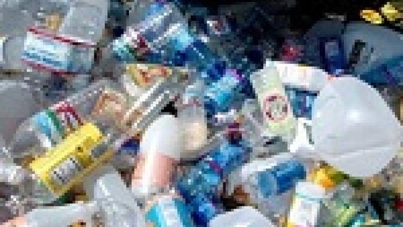 البلاستيك .. ينهك البيئة